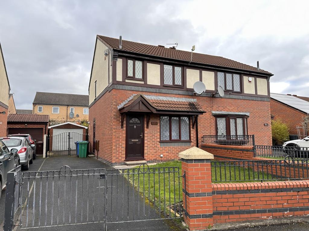 Hartwell Close, Beswick 3 bed semidetached house £1,095 pcm (£253 pw)
