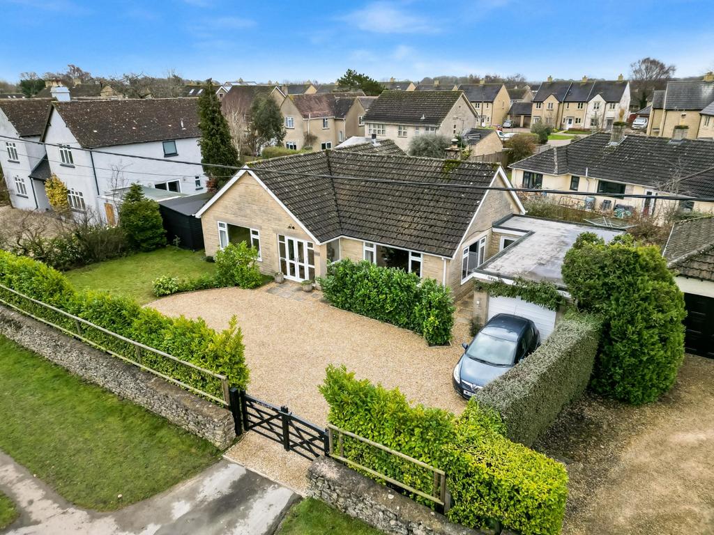 Cirencester Road, Minchinhampton, Stroud, Gloucestershire, GL6 3 bed