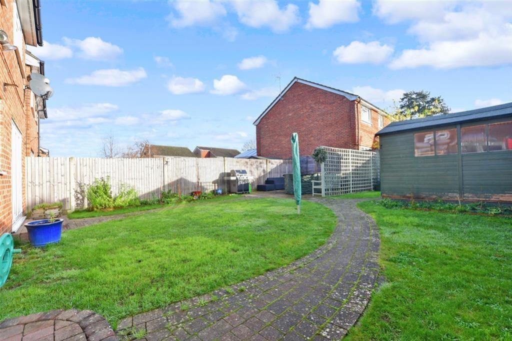 21 Charlsworth Garden 1