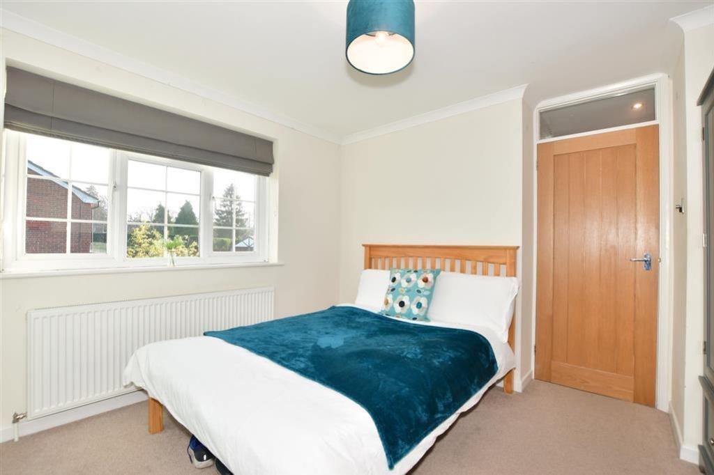 21 Charlsworth Bed Maine