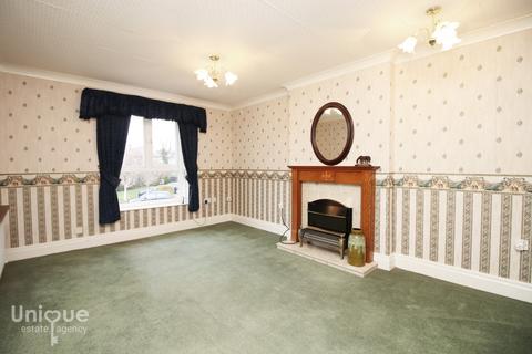 2 bedroom apartment for sale, Elsinore Close,  Fleetwood, FY7