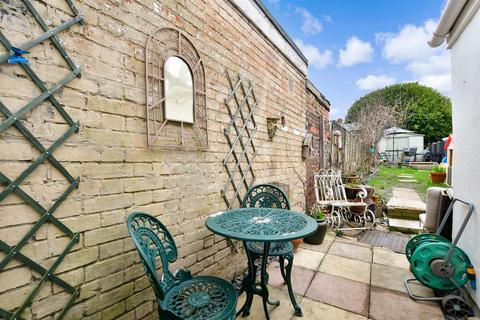 50 Constitution Hill, Snodland, ME6 5DH