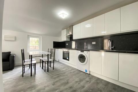 1 bedroom flat to rent, Colchester Road, Romford, RM3