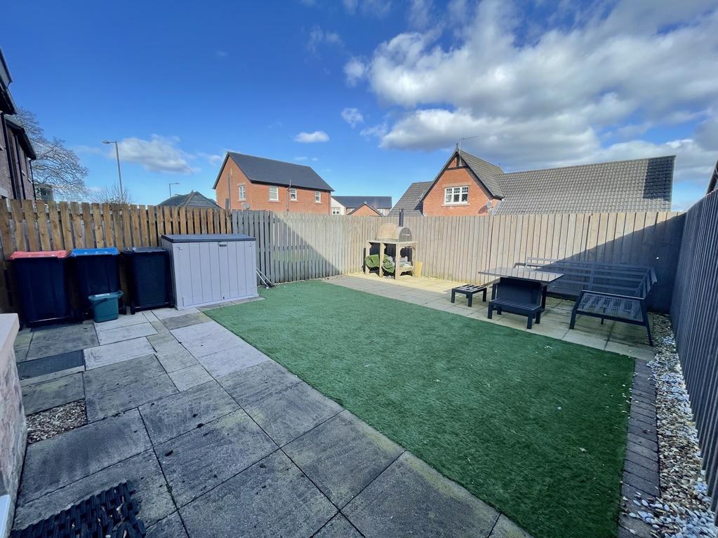 20 Carlyle Place, Dumfries, DG1 3 FN - Braidwoods S