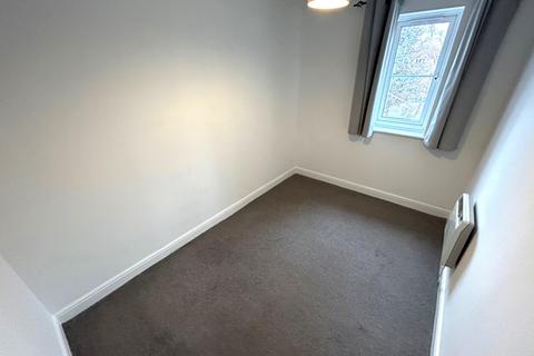 2 bedroom flat to rent - Mullards Close,