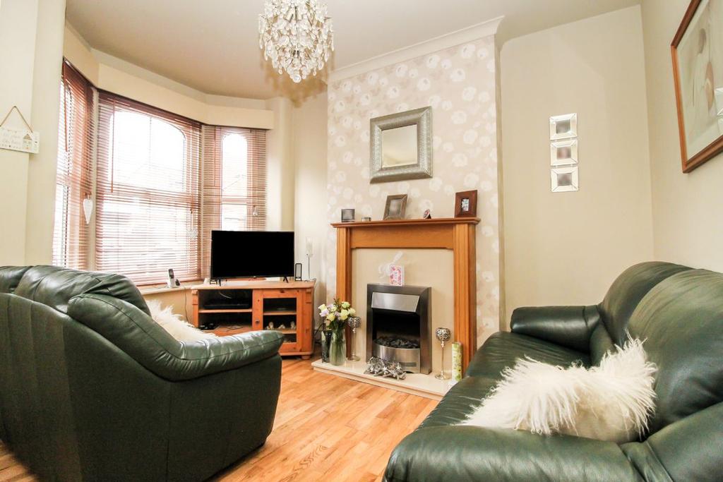 Stanley Street, Bedford 2 bed end of terrace house £270,000