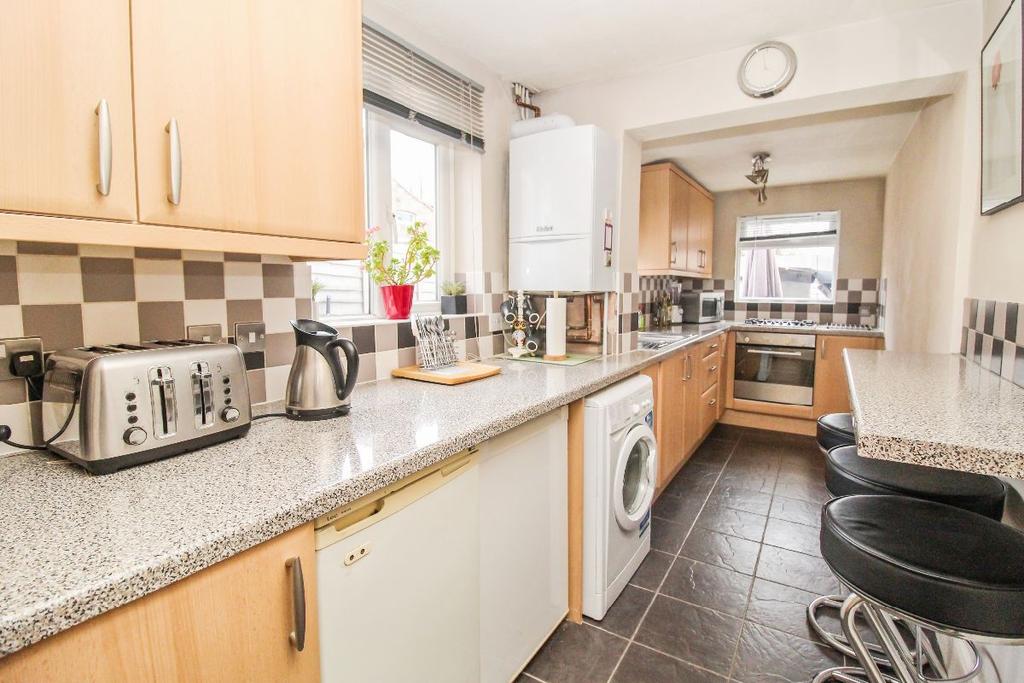 Stanley Street, Bedford 2 bed end of terrace house £270,000