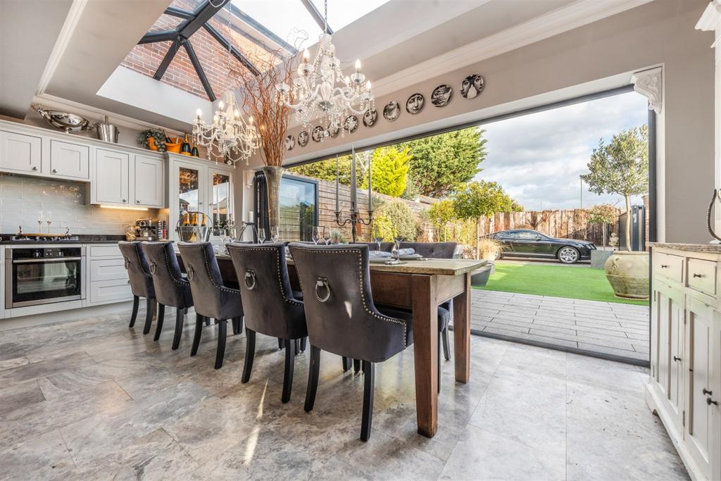 Main Road, Nutbourne, Chichester, PO18 3 bed house for sale £695,000