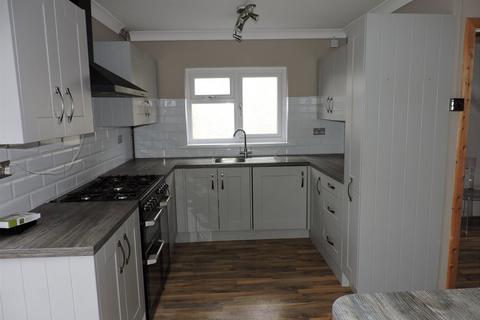 10 Brynsiriol, Gwaun Cae Gurwen, Ammanford, SA18 1ES