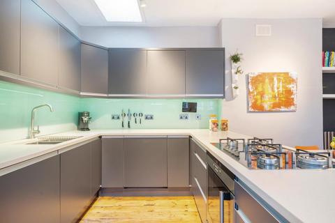 20a Oaksford Avenue, London, SE26 6AR