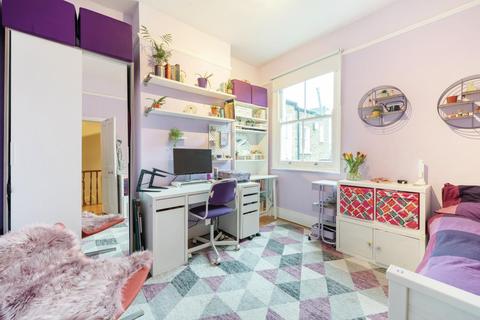 20a Oaksford Avenue, London, SE26 6AR