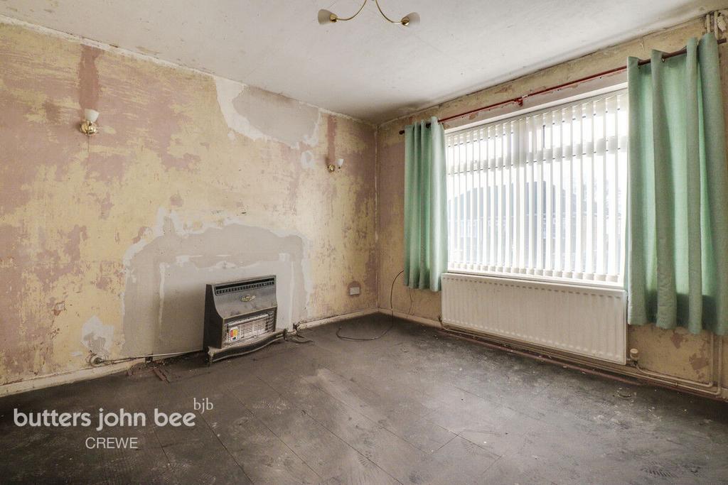 Lingfield Drive, Crewe 2 bed semidetached bungalow £99,000