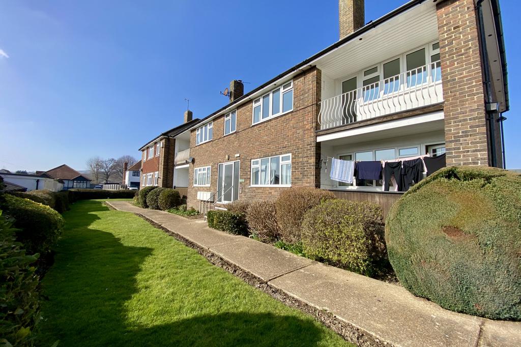 Hadley Court, Church Road, Polegate... 2 bed flat £200,000