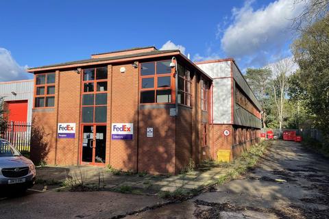 Industrial unit to rent - 5E Dewar Close, Segensworth West, Fareham, PO15 5UB
