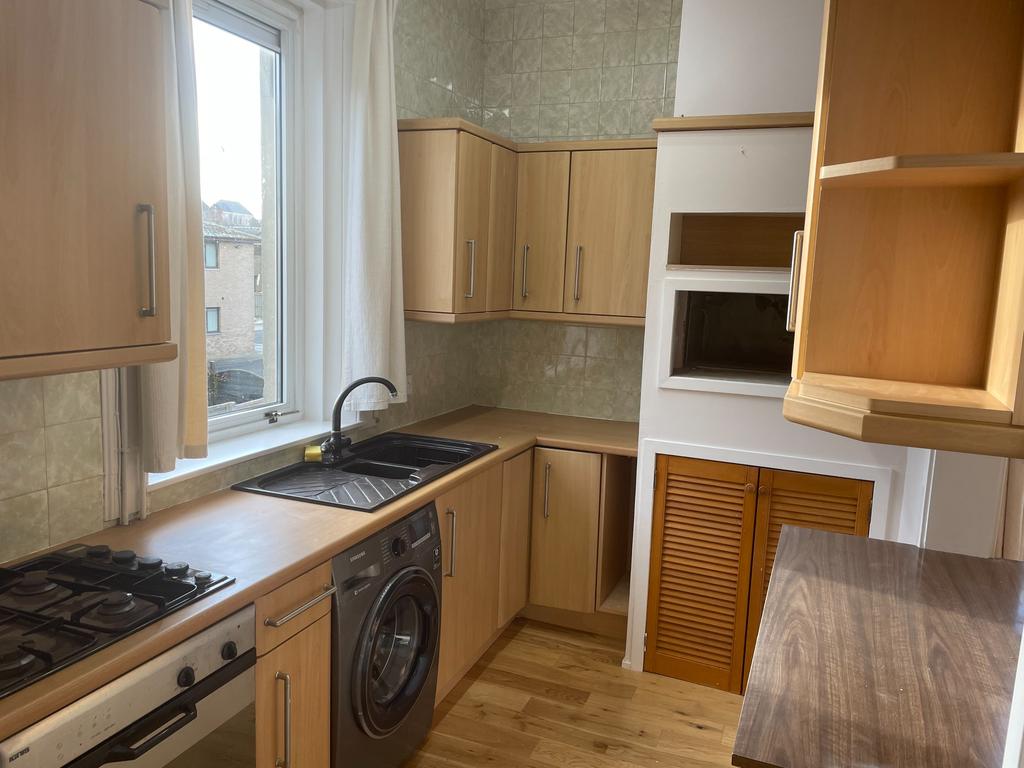 Grahams Road, Falkirk, FK1 3 bed flat £725 pcm (£167 pw)