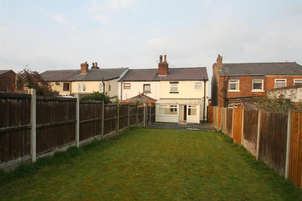 Wigan Road, Westhead, Ormskirk 2 bed end of terrace house £750 pcm (£