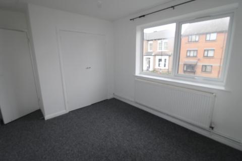 2 bedroom flat to rent, Whitworth Road, South Norwood, SE25