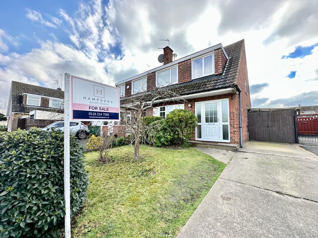 Packer Avenue, Leicester Forest East 3 bed semidetached house £260,000