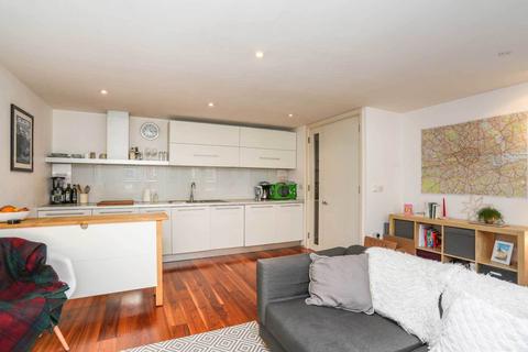 1 bedroom flat for sale, BROMELLS ROAD, CLAPHAM COMMON SW4