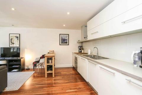 1 bedroom flat for sale, BROMELLS ROAD, CLAPHAM COMMON SW4