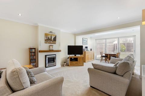 1 Fairview, Potters Bar, EN6 1ND