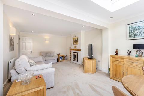 1 Fairview, Potters Bar, EN6 1ND