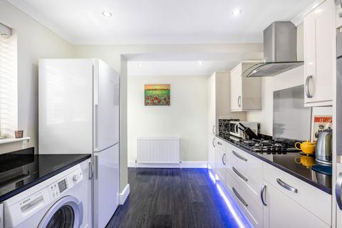 1 Fairview, Potters Bar, EN6 1ND