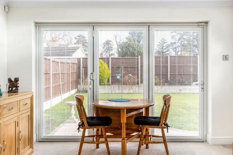 1 Fairview, Potters Bar, EN6 1ND