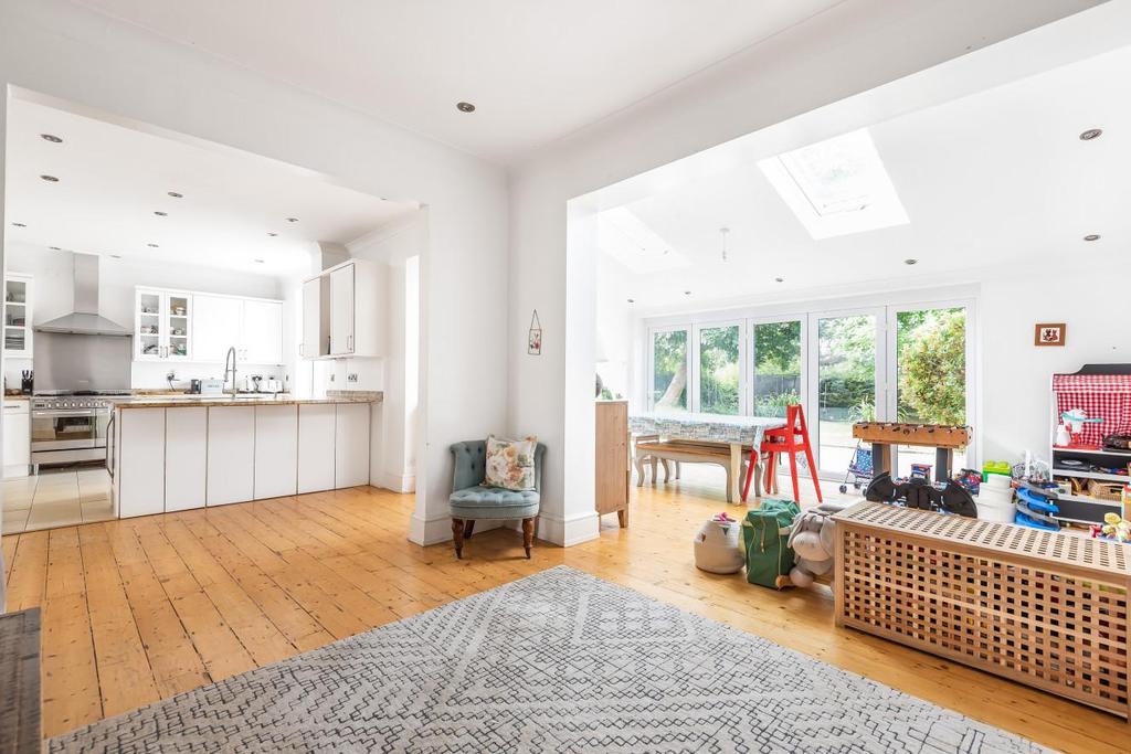 Coniston Road, Bromley 4 bed semidetached house £1,000,000