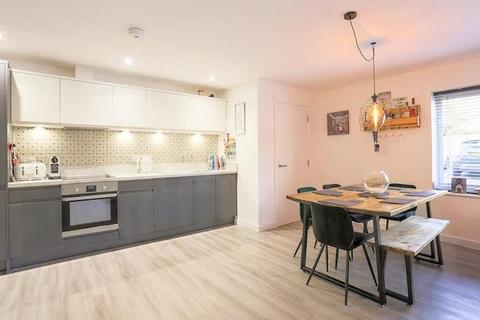 2 bedroom apartment to rent - MARSTON HOUSE, WALKERS COURT, WETHERBY, LS22 7AJ