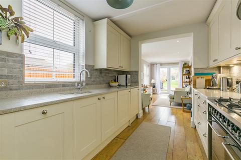 3 bedroom semi-detached house for sale - New Road, Chilworth, Guildford GU4 8LR
