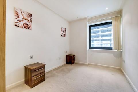 2 bedroom apartment for sale, South Quay Square, London, E14