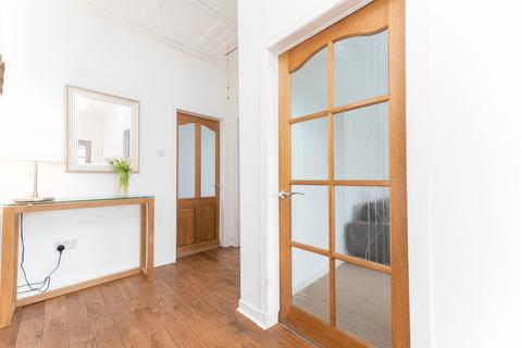 65 Lothian Drive, Clarkston, Glasgow, G76 7NA