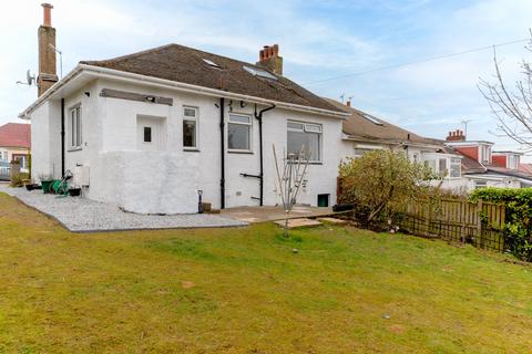 65 Lothian Drive, Clarkston, Glasgow, G76 7NA