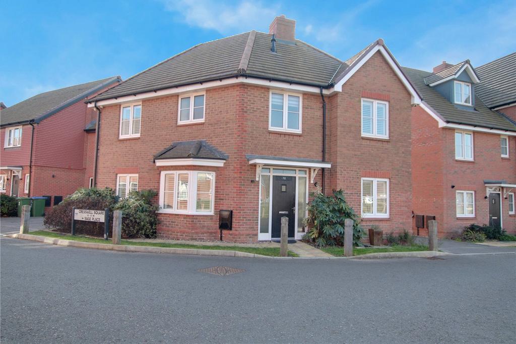 Cresswell Square, Angmering... 4 bed detached house £500,000