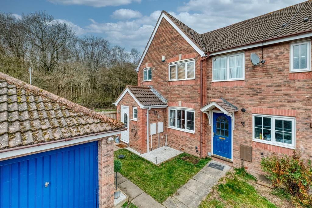 Cleobury Close, Brockhill, Redditch... 3 bed end of terrace house £