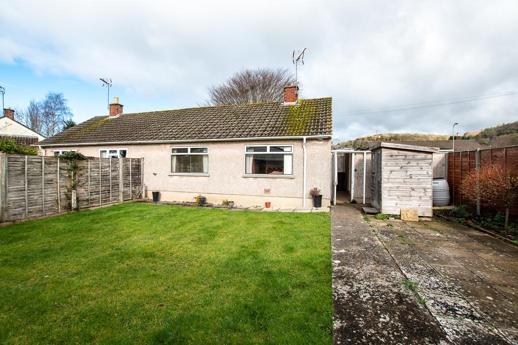 South Meadows, Wrington well presented bungalow with large gardens and garage 2 bed semi