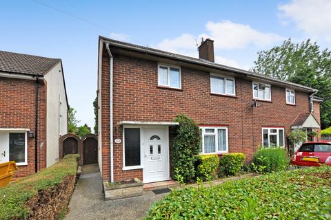 3 bedroom semi-detached house to rent - Hillary Close, Chelmsford