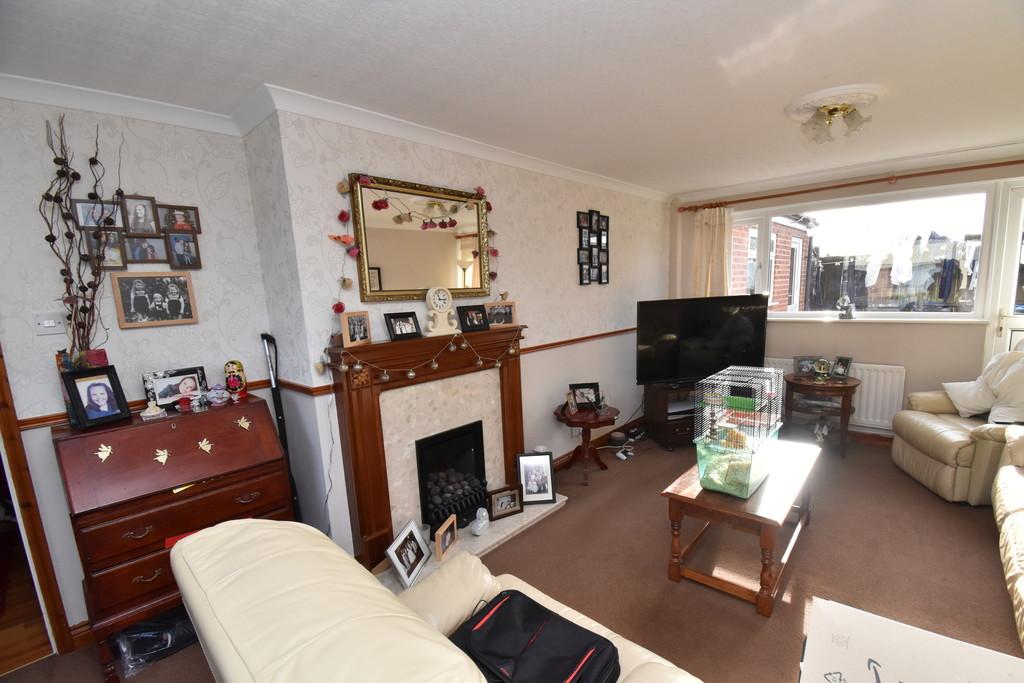 Oak Grove, Northallerton 3 bed terraced house £175,000
