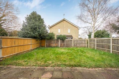 12 Raymond Close, Colnbrook, Slough, SL3 0PR