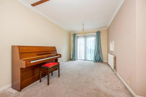 12 Raymond Close, Colnbrook, Slough, SL3 0PR