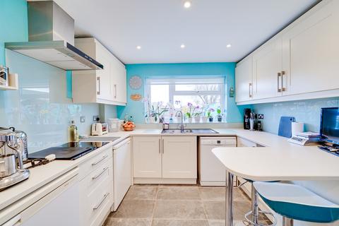 6 Tower Close, Bassingbourn, Royston, SG8 5JX