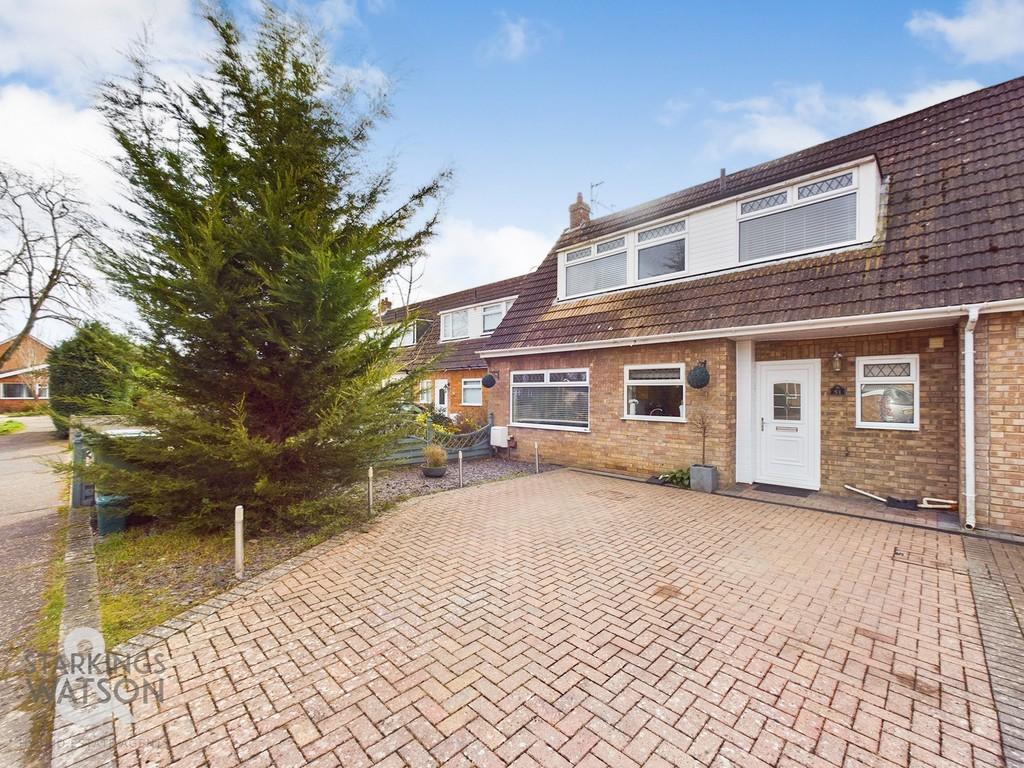 Braydeston Crescent, Brundall, Norwich 3 bed chalet £260,000