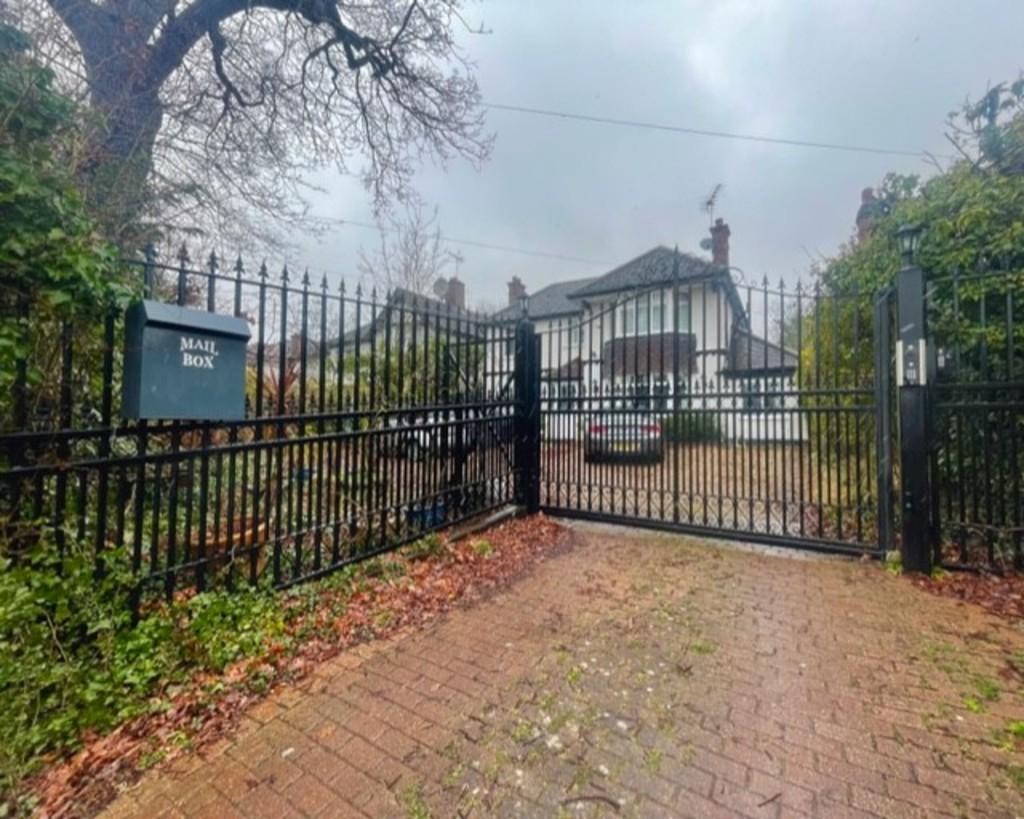 Elms Road, Harrow Weald 4 bed detached house for sale £1,350,000