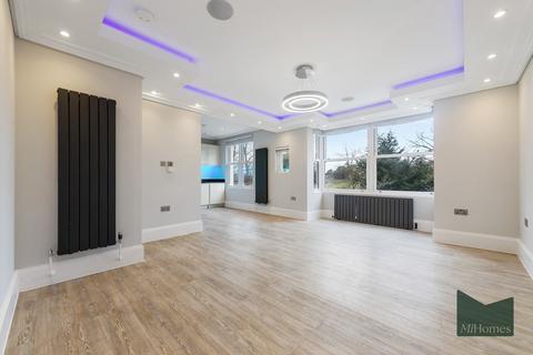 4 bedroom flat to rent, Broomfield Avenue, N13