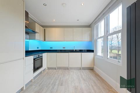 4 bedroom flat to rent, Broomfield Avenue, N13