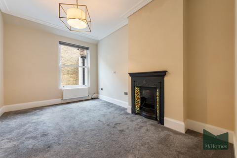 4 bedroom flat to rent, Broomfield Avenue, N13