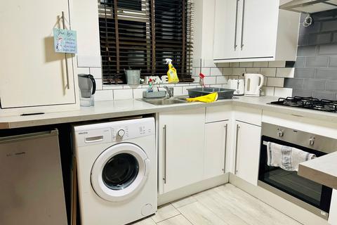 1 bedroom detached bungalow to rent - 73a Stanley Road