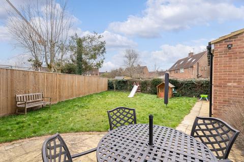 1 Dodds Park, Brockham, Betchworth, RH3 7LD