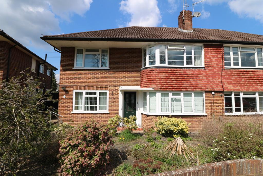 Swan Mill Gardens, Pixham, Dorking 2 bed for sale £365,000